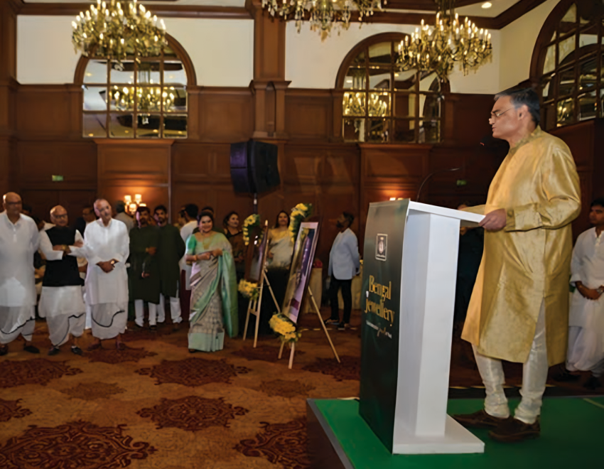 Dr. Sandip Chatterjee delivering his centennial speech for Bengal Jewellery