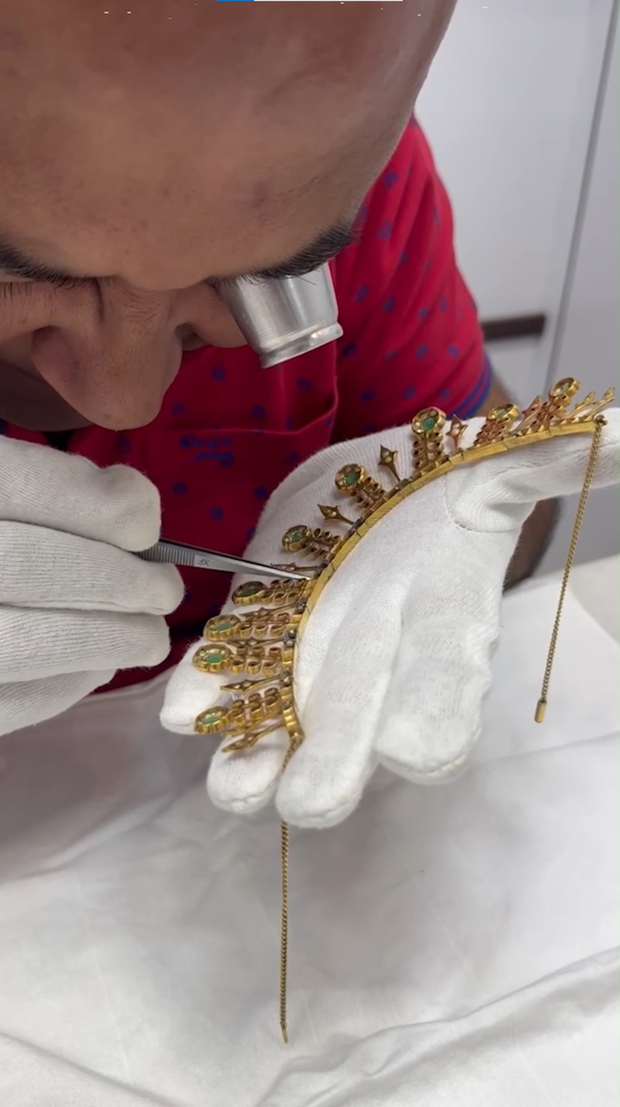 Restoration of an old/antique necklace, set in 18ct yellow gold, adorned with rubies, emeralds and pearls